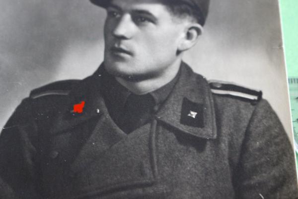 Portrait Panzerjäger der SS - Nachkriegsabzug
